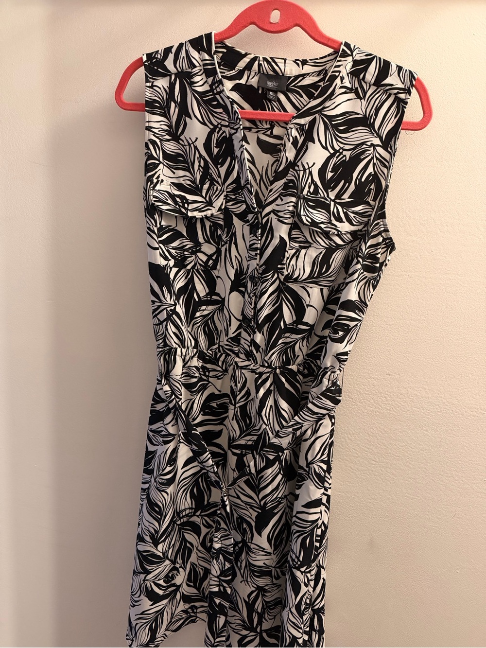Mossimo Supply Co. Black and White Leaf Print Sleeveless Dress